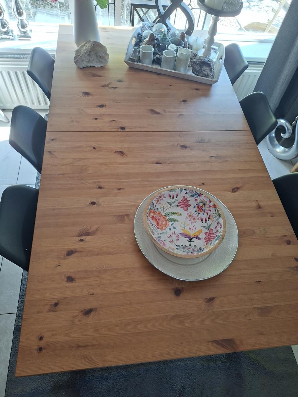 Uitschuifbare houten Eettafel Ikea