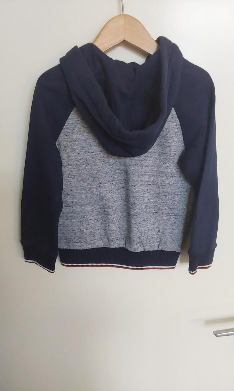 Vest met capuchon van het merk C&A in maat 116