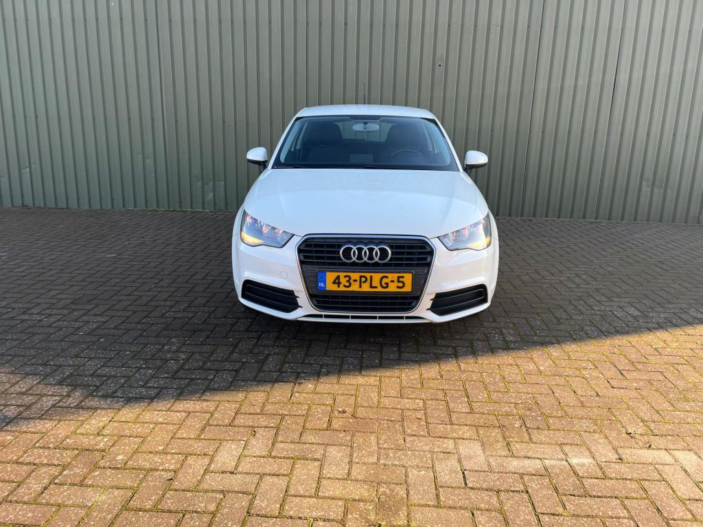 Audi A1 1.2 tfsi attraction pro line business