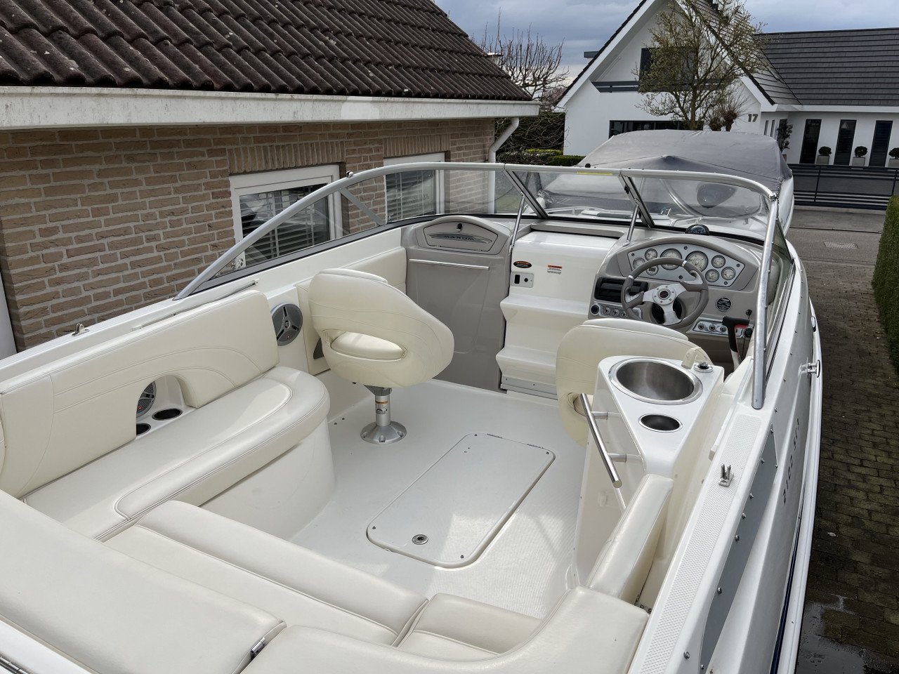 2007 Maxum 2100SC3 Cuddy in nieuw staat en vaarklaar