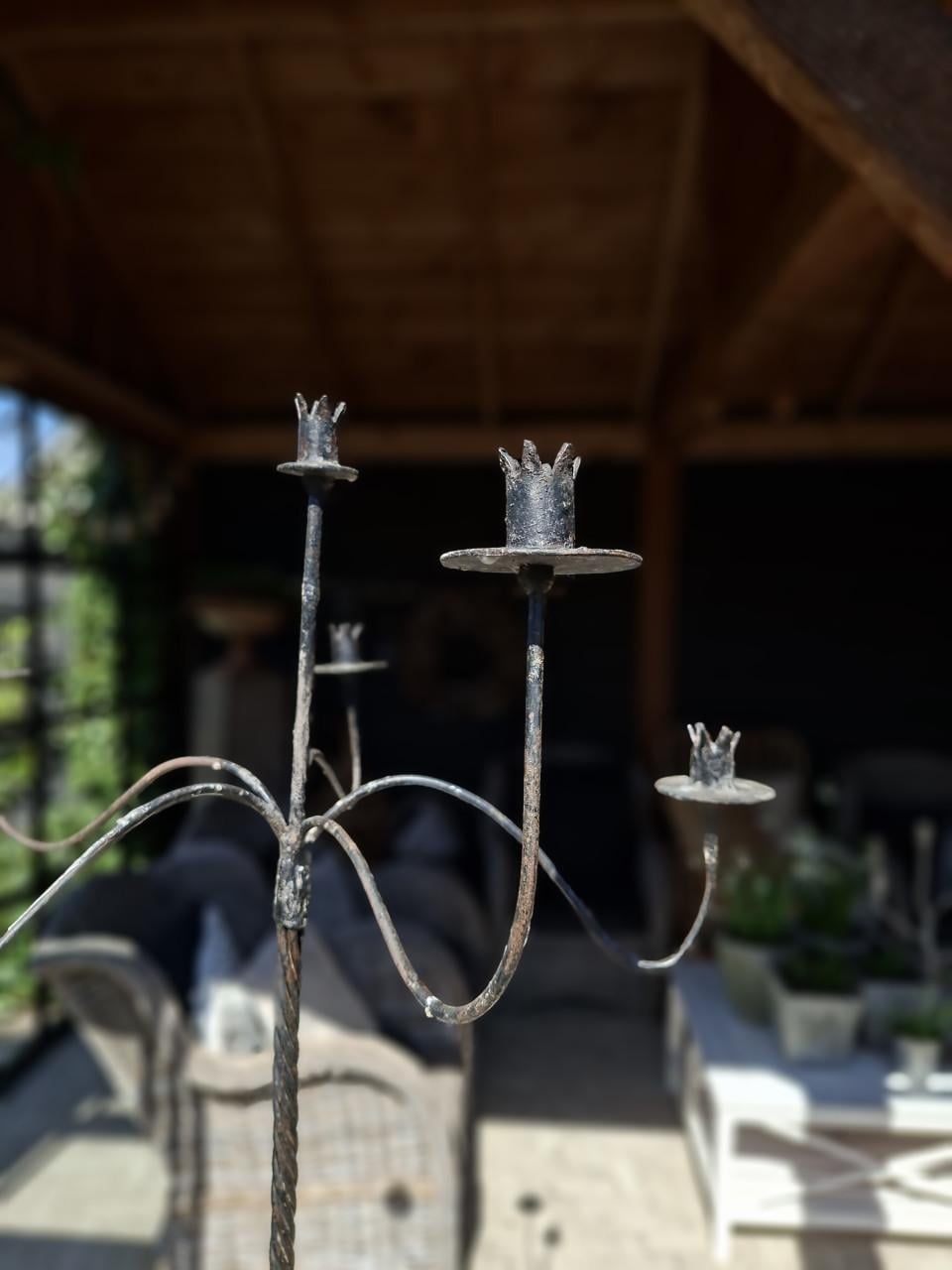 Grote ijzeren kandelaar