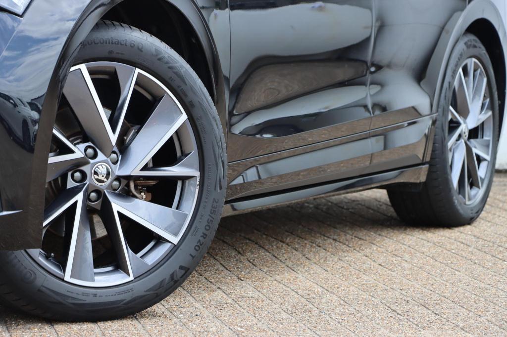 Skoda Enyaq Iv 60 sportline 58kwh 180pk | soh 93,9% |