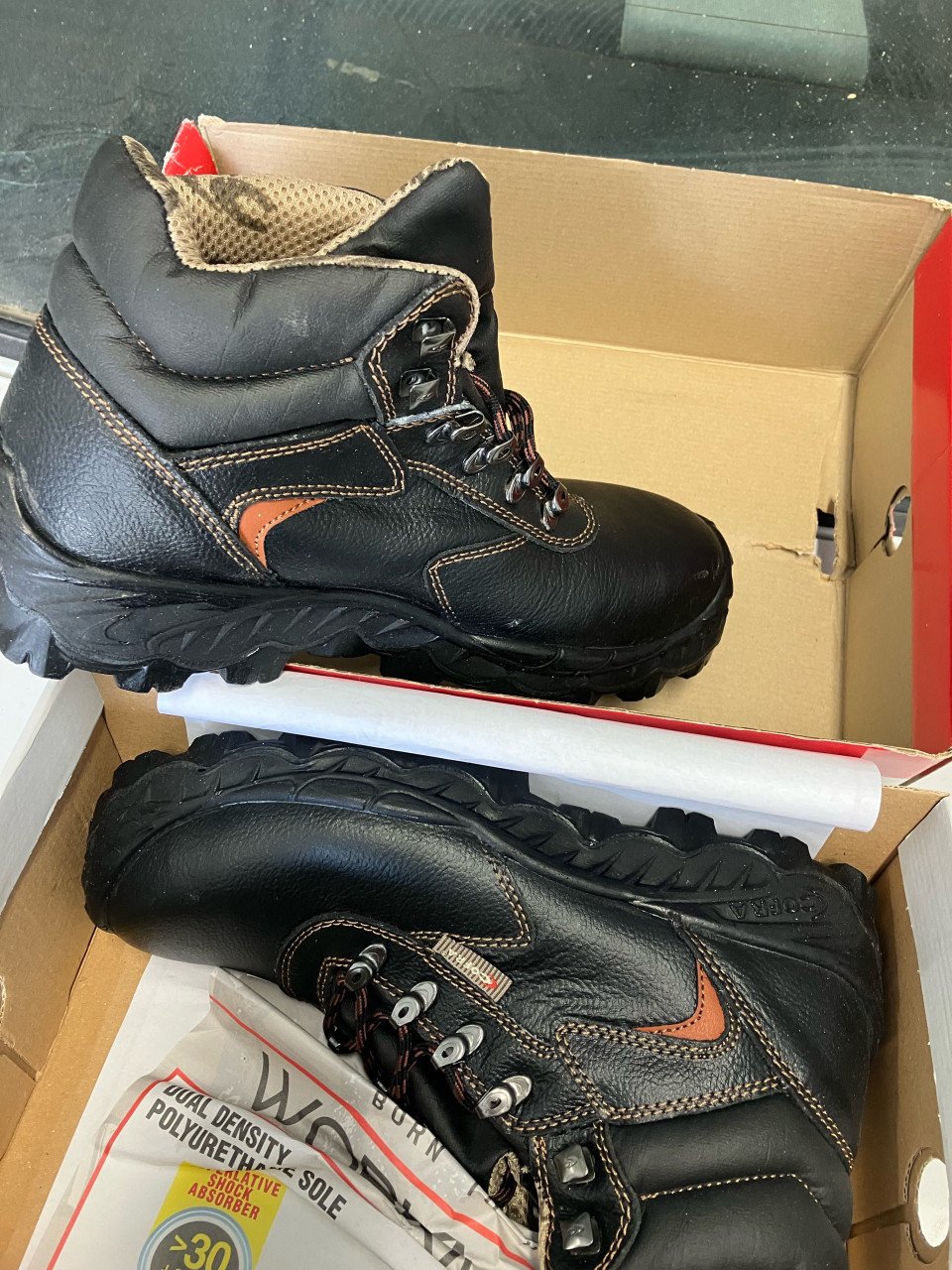 Werkschoenen.