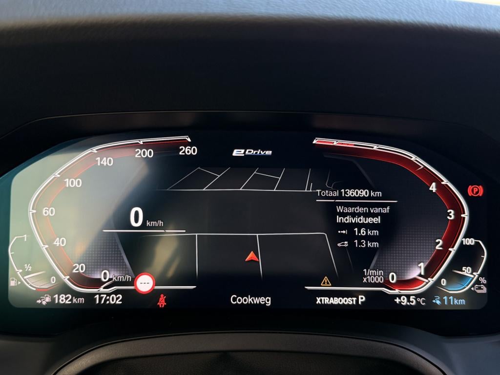 BMW 3-serie touring 330e | stoelverwarming | apple carplay | achteruitrijca