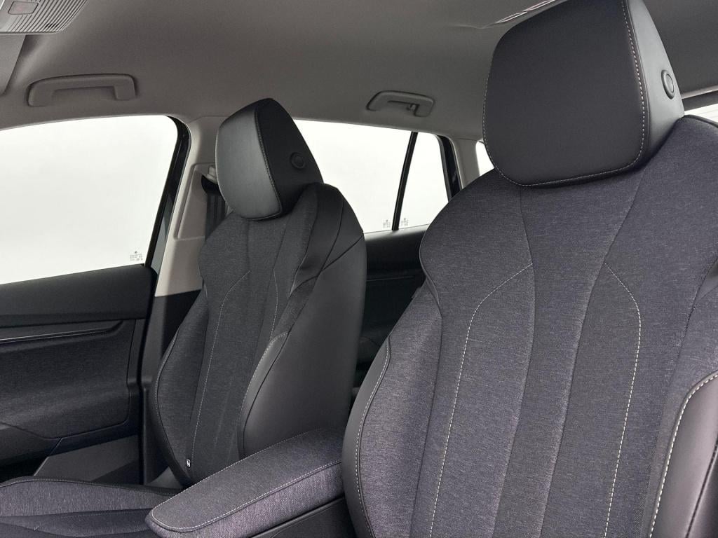 Skoda Elroq business edition elektromotor 150 kw / 204 pk suv