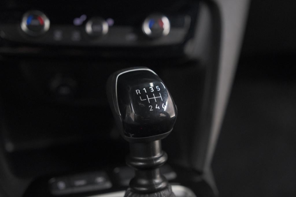 Opel Corsa turbo 100 gs | camera | dodehoekdetectie | navigatie | apple car