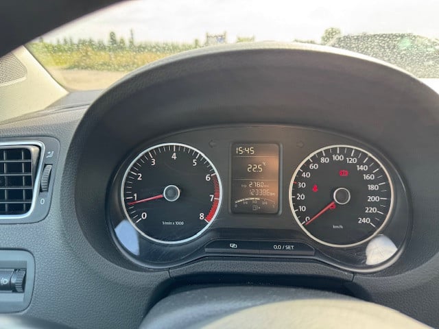 Volkswagen Polo 1.4 • Benzine • 2010 • 123.000 km • Zwart • APK 02-2026
