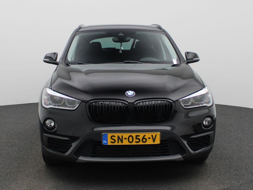BMW X1 sdrive20i executive | automaat | apple carplay / android auto | pano