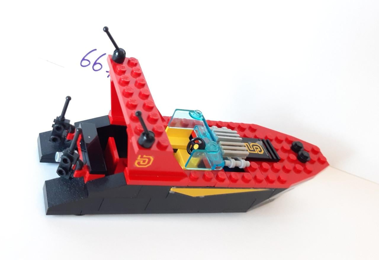 Lego Classic Town 6679:  Dark Shark, boot + 2 minifiguren