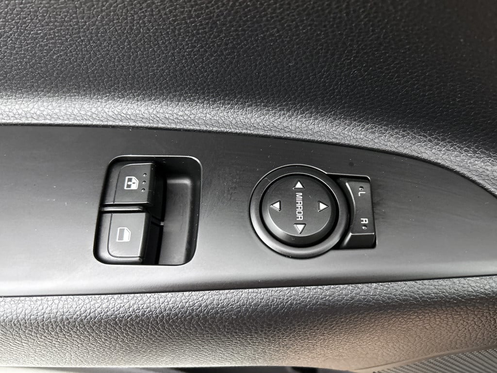 Kia Stonic 1.0 t-gdi mhev dynamicline | navigatie | trekhaak | climate cont