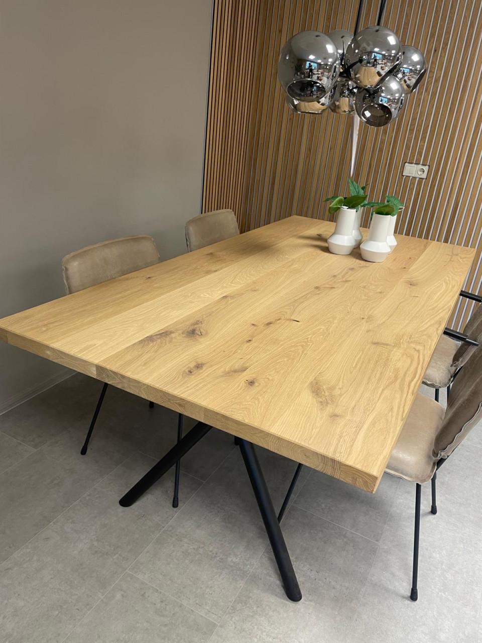 Eettafel eiken, nu als showmodel afgeprijsd