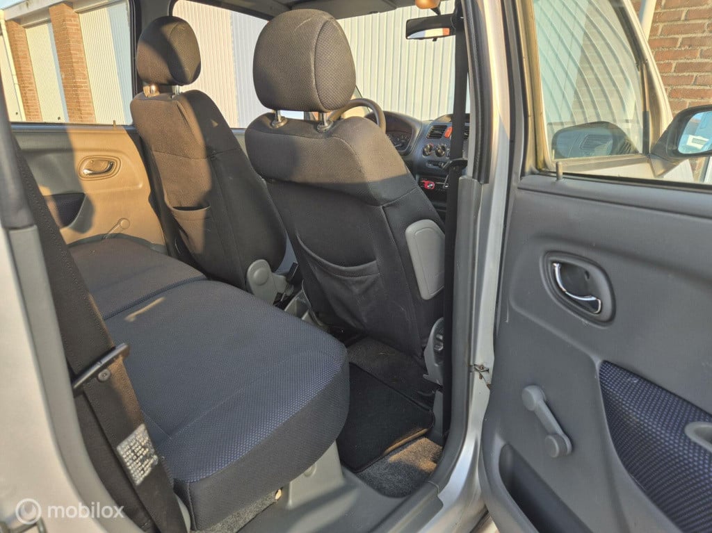 Suzuki Wagon R 1.3 special nieuwe apk / bluetooth radio