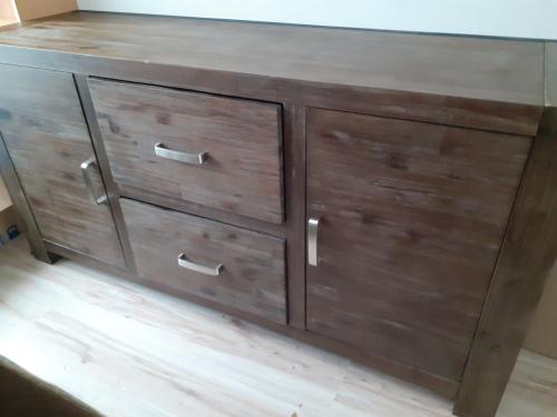 Dressoir ,is nog mooi en netjes.