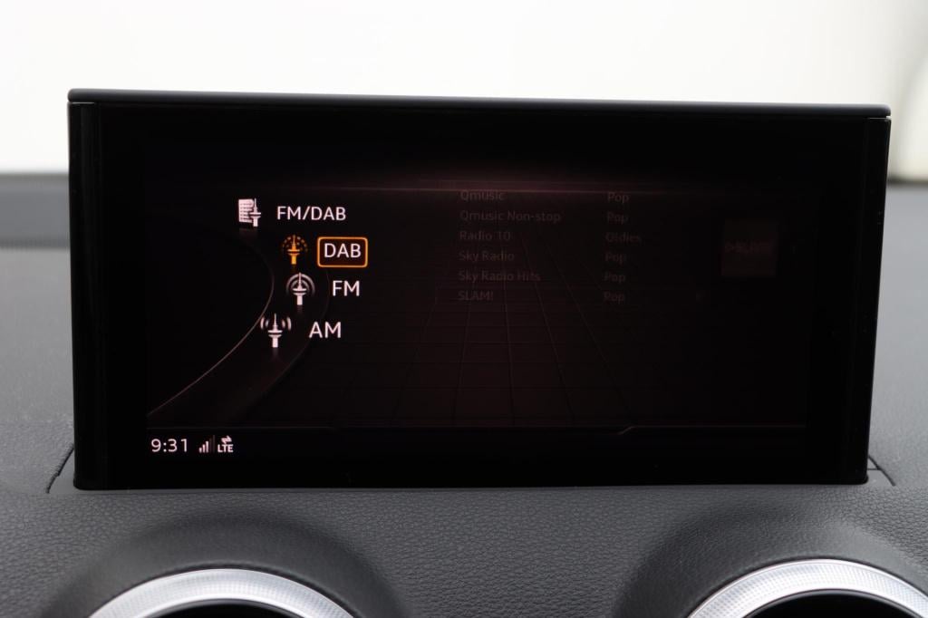 Audi Q2 35 tfsi advanced edition 150pk s-tronic zwart optiek