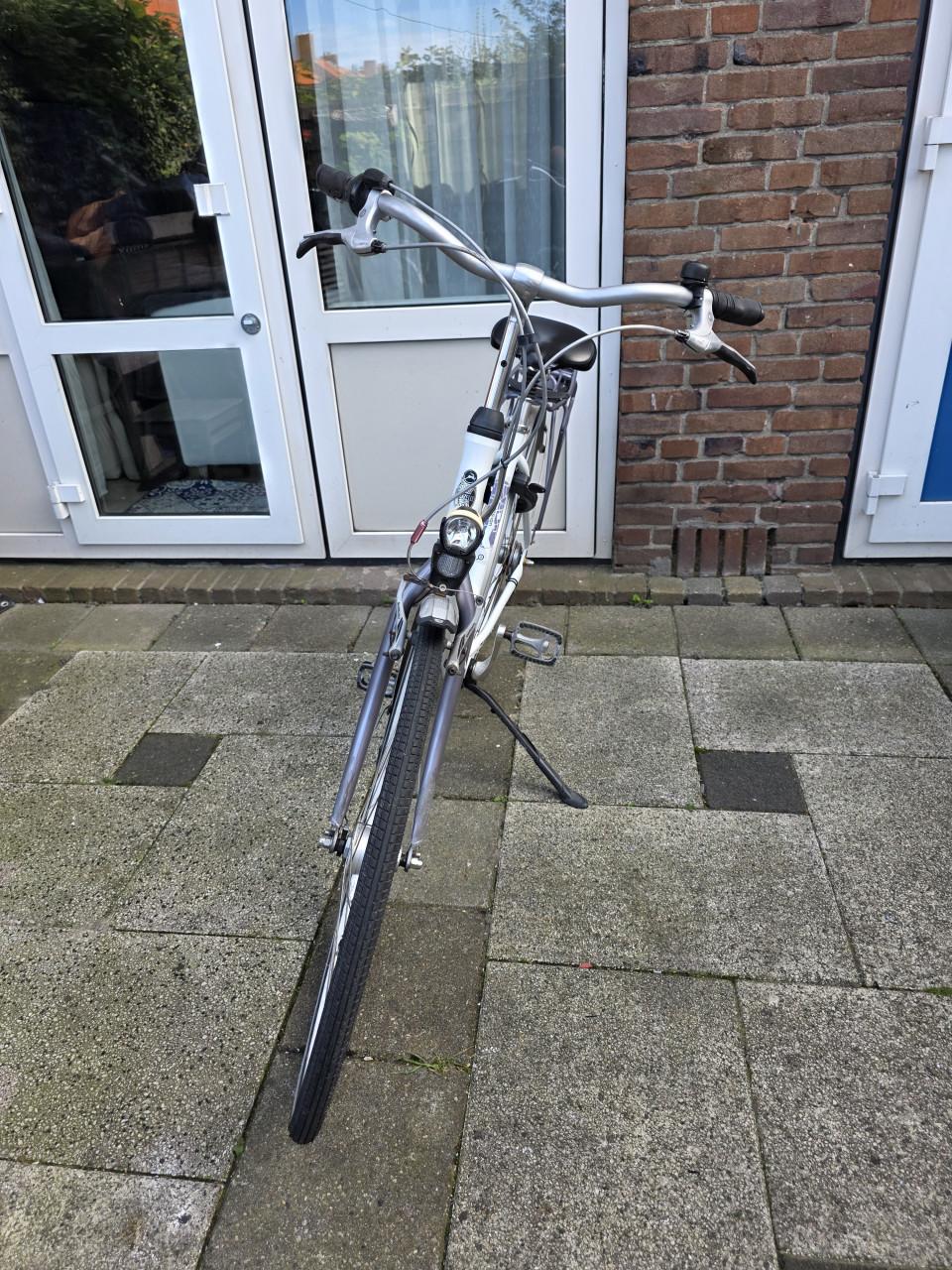 Dames fiets GAZELLE-Esprit-28 inch-3 versnellingen-Fr.maat 50cm- slot AXA