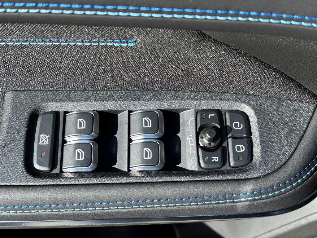 Lynk & Co 01 1.5td 261pk phev 7dcth| schuifdak|navi|my'24| 1e eigenaar| rij