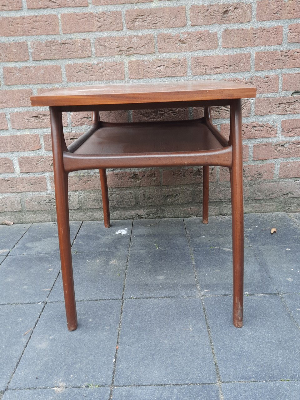 Vintage lectuurtafel