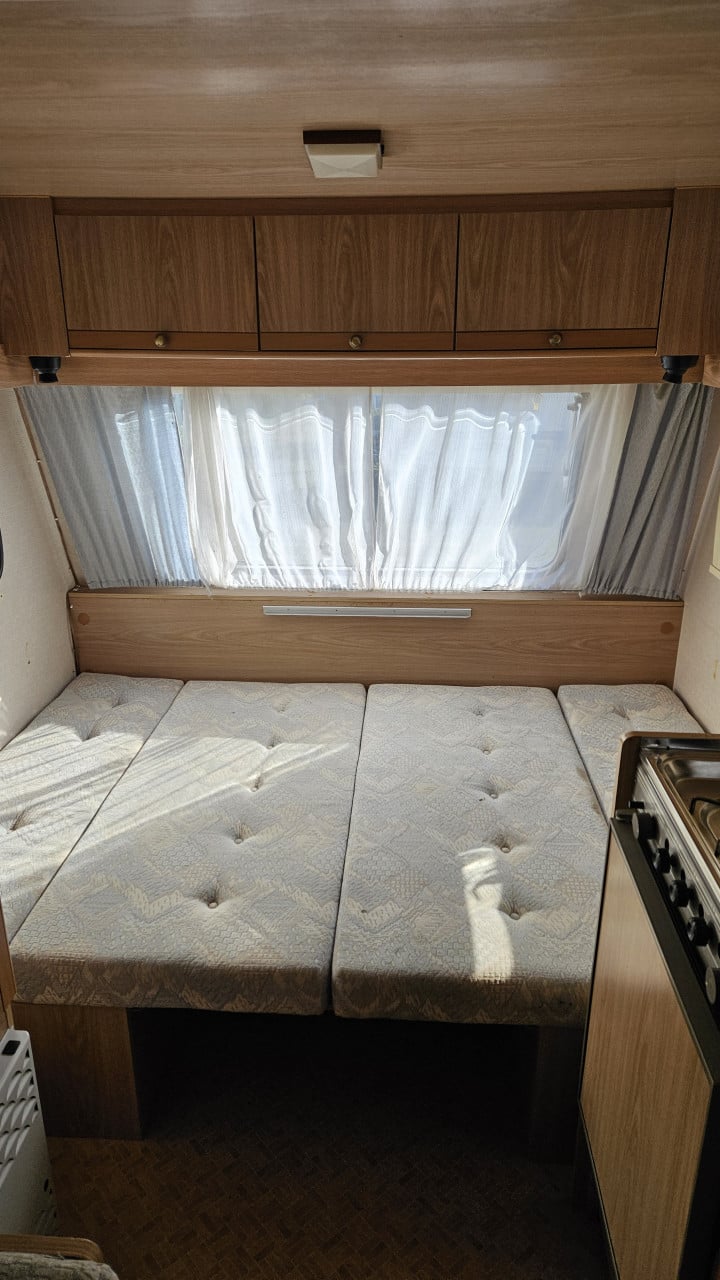 Sterckeman A 4002. Isabella tent