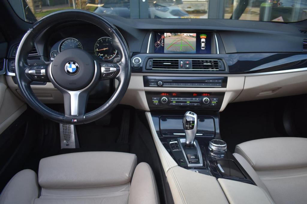 BMW 5 Serie 520i m sport | schuifdak | camera | leder | nap | adapt. cruise