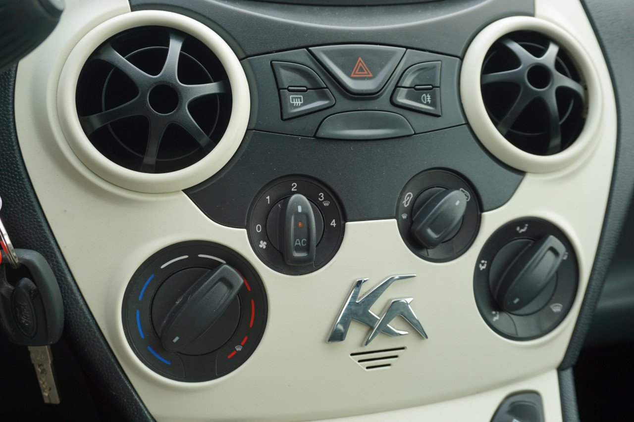 Ford Ka, 1.2 Cool&Sound - Airco / Elektr. ramen / NAP / Weinig KM!