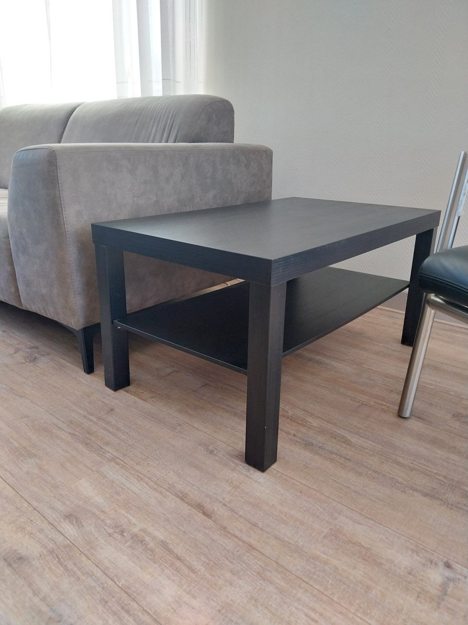 Kleine salontafel of bijzettafel zwart