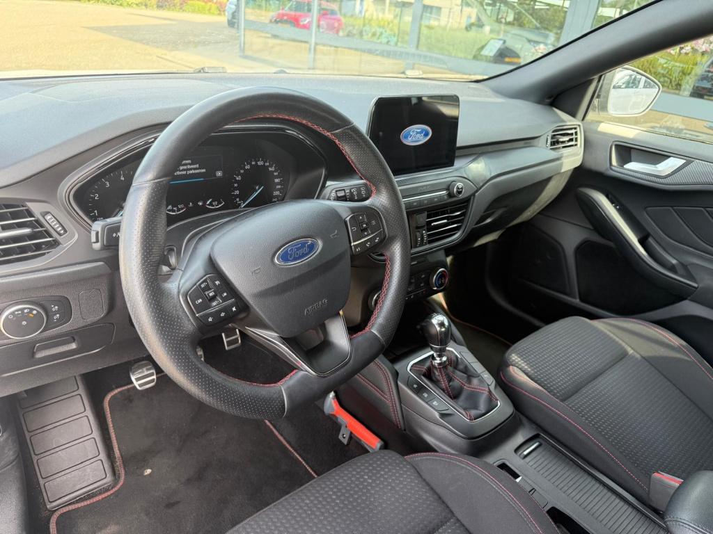Ford Focus 1.0 ecoboost st line business