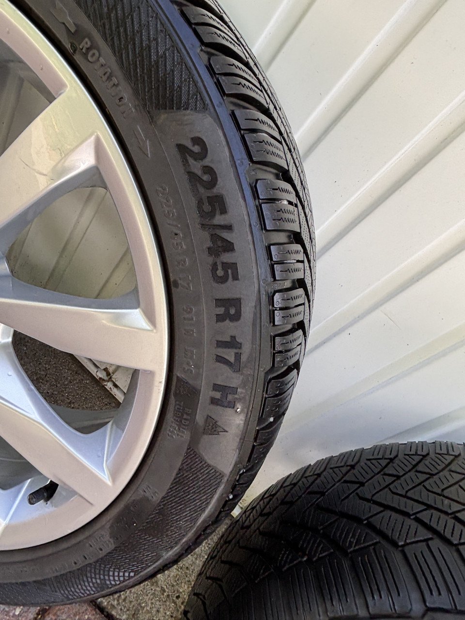 VW Golf Dijon velgen 17 inch met Continental Winter Contact banden
