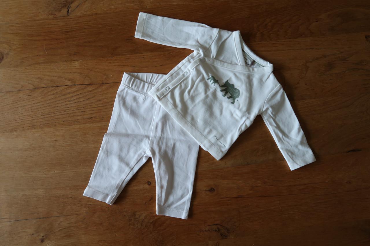 Setjes babykleding, alles als nieuw en €2,00 per setje, maatje 44