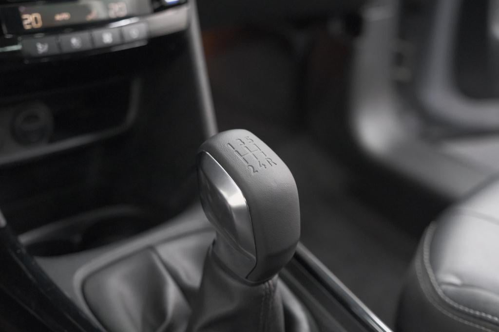 Peugeot 2008 puretech 110 allure | panoramadak | apple carplay | navigatie 