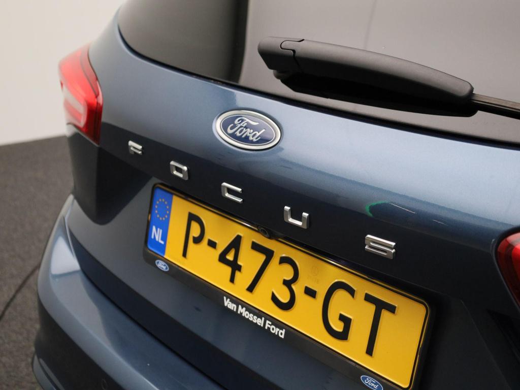 Ford Focus wagon 1.0 ecoboost hybrid st line x business trekhaak - all-weat