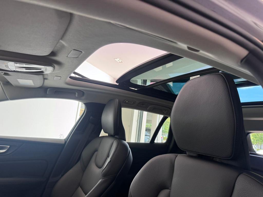 Volvo V60 2.0 t6 recharge awd inscription expression