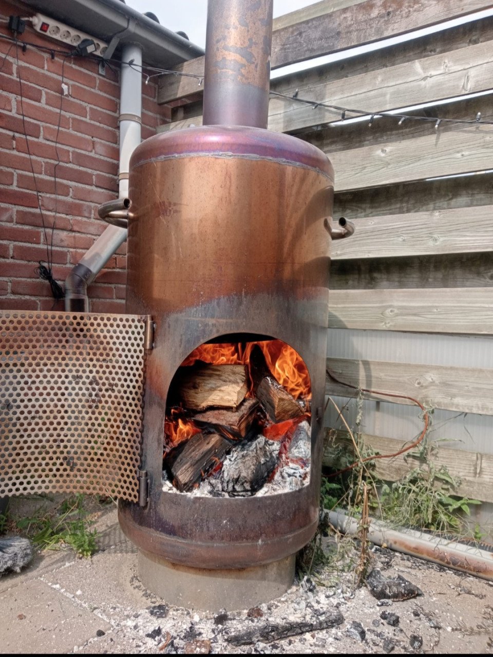 Te koop zwembad met toebehoren.