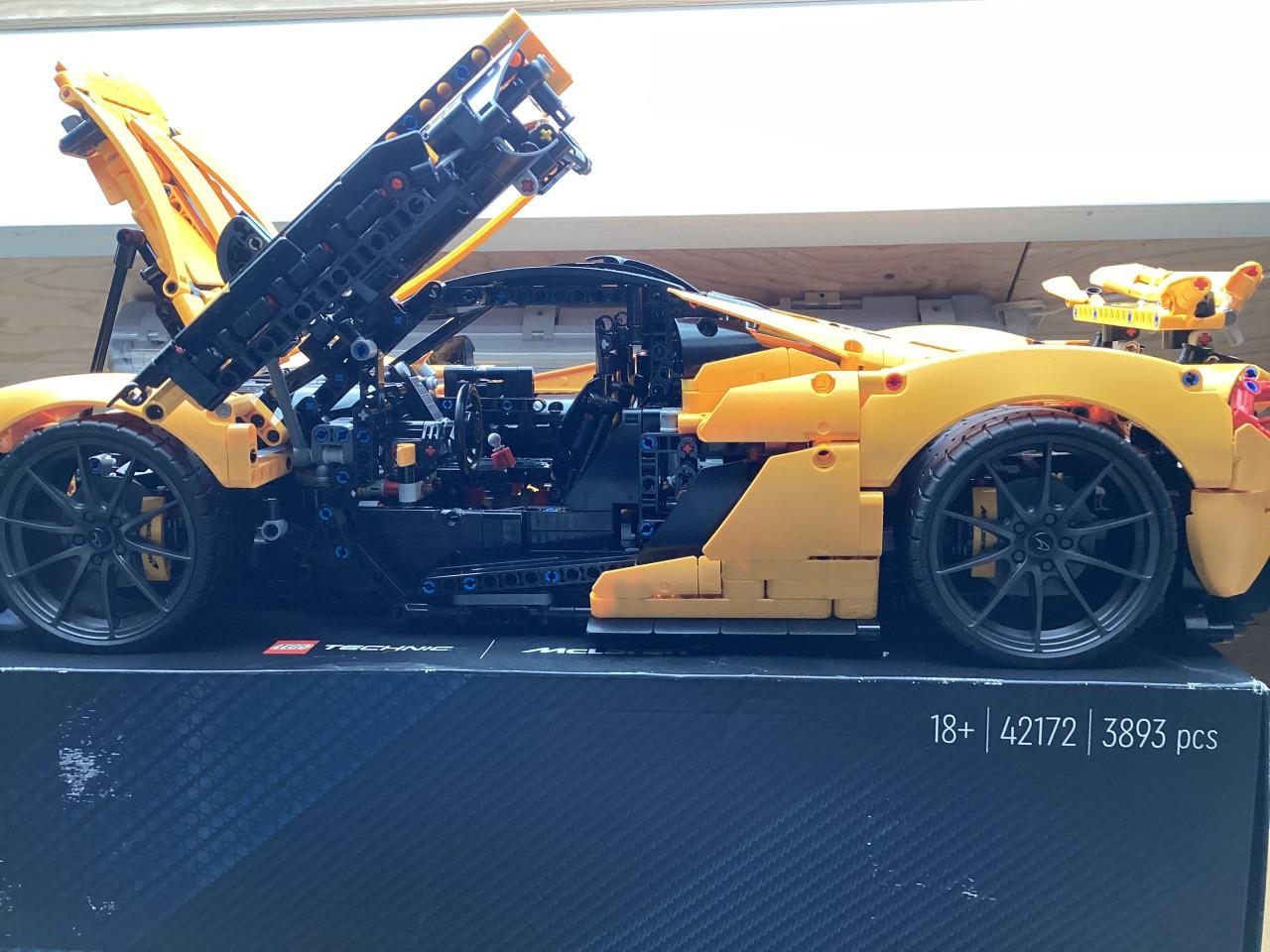 Koopje: Lego Technic McLaren P1 ( set 42172 ) in nieuwstaat.