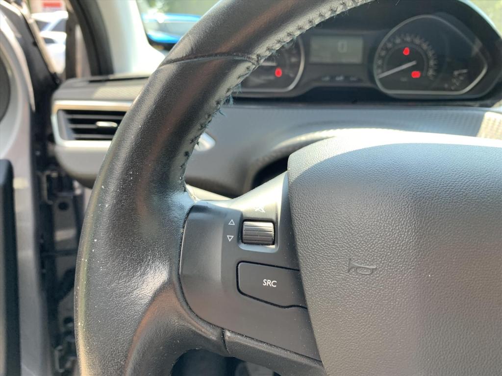 Peugeot 2008 blue lion 1.2-110pk navigatie | cruise control | airco | panor