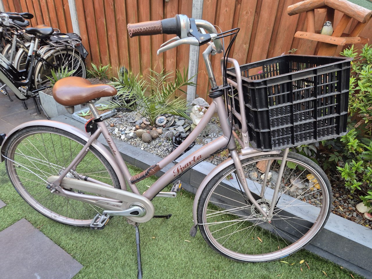 Omafiets zwart met rek | bezorgen mogelijk.