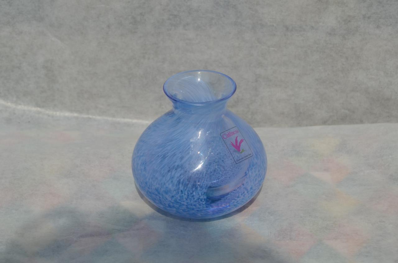 Klein puntgaaf vaasje Caithness glas, Schots dus.