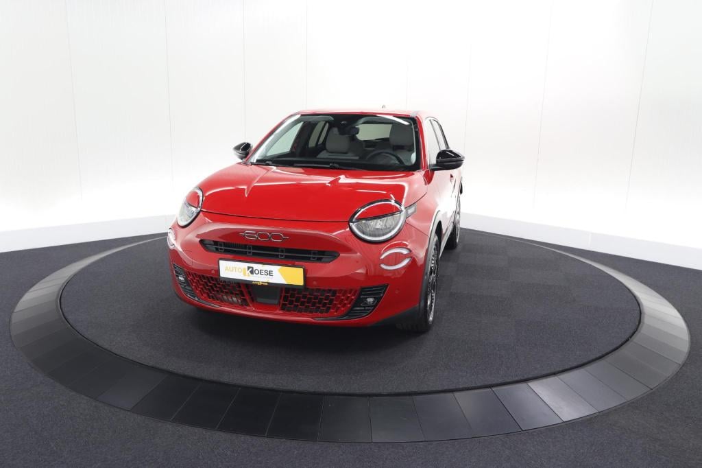 Fiat 600 1.2 hybrid la prima | elektrische achterklep | adaptieve cruise co