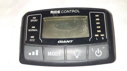 GEVRAAGD ; Lader GIANT -Twist 24 Volt - 4 pins & Computer