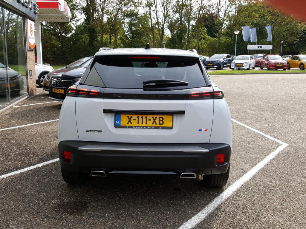 Peugeot 2008 1.2 puretech 130pk allure | navi | bt | applecarplay&androidau