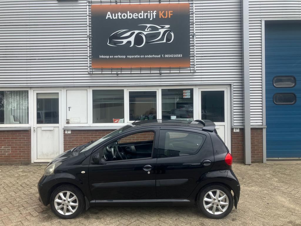 Toyota Aygo 1.0-12v sport airco