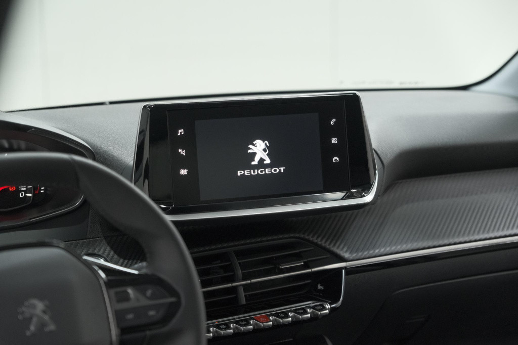 Peugeot 208 puretech 100 allure pack | camera | apple carplay | stoelverwar