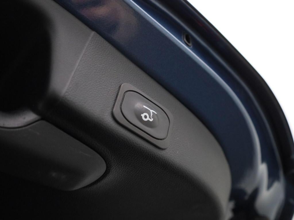 Ford Focus wagon 1.0 ecoboost hybrid titanium x business | lmv | parkeer se