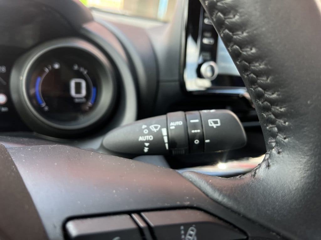 Toyota Yaris Cross 1.5 hybrid comfort | carplay | camera | acc | climate