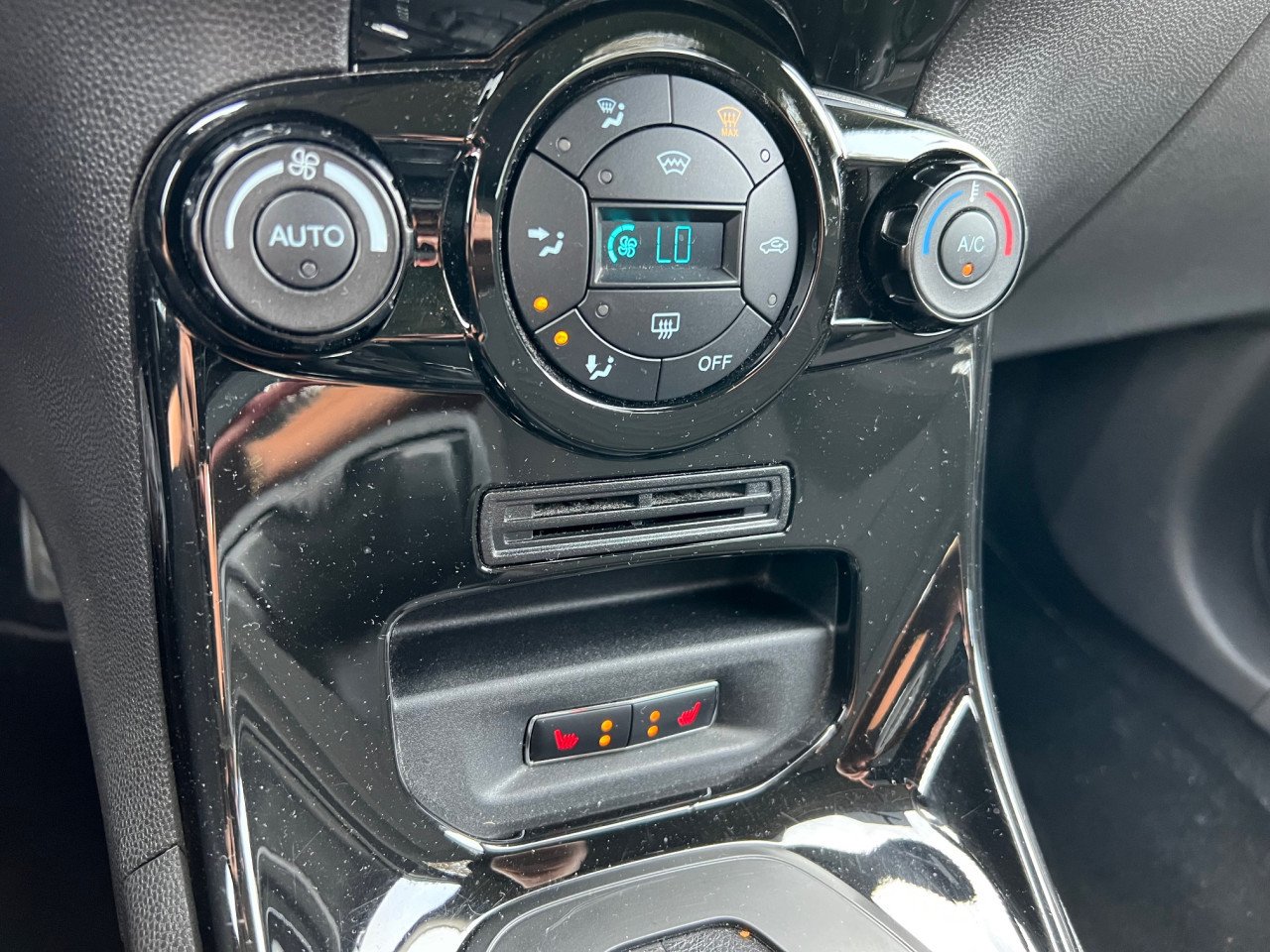 Prachtige Ford Fiesta uit 2014 met slechts 59.000 km, Automaat!!