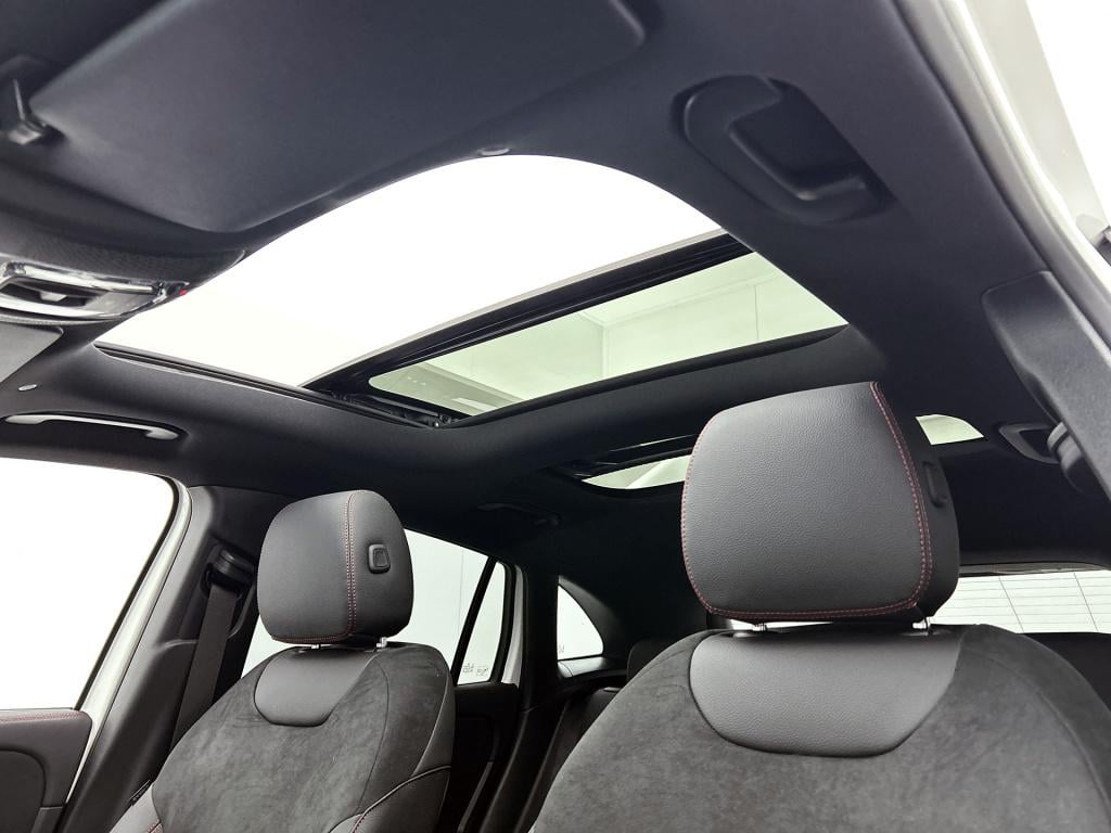 Mercedes-Benz Gla-klasse 180 business solution amg | premium plus pakket | 