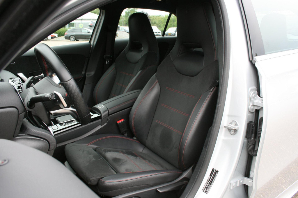 Mercedes-Benz A-Klasse 180 business solution amg