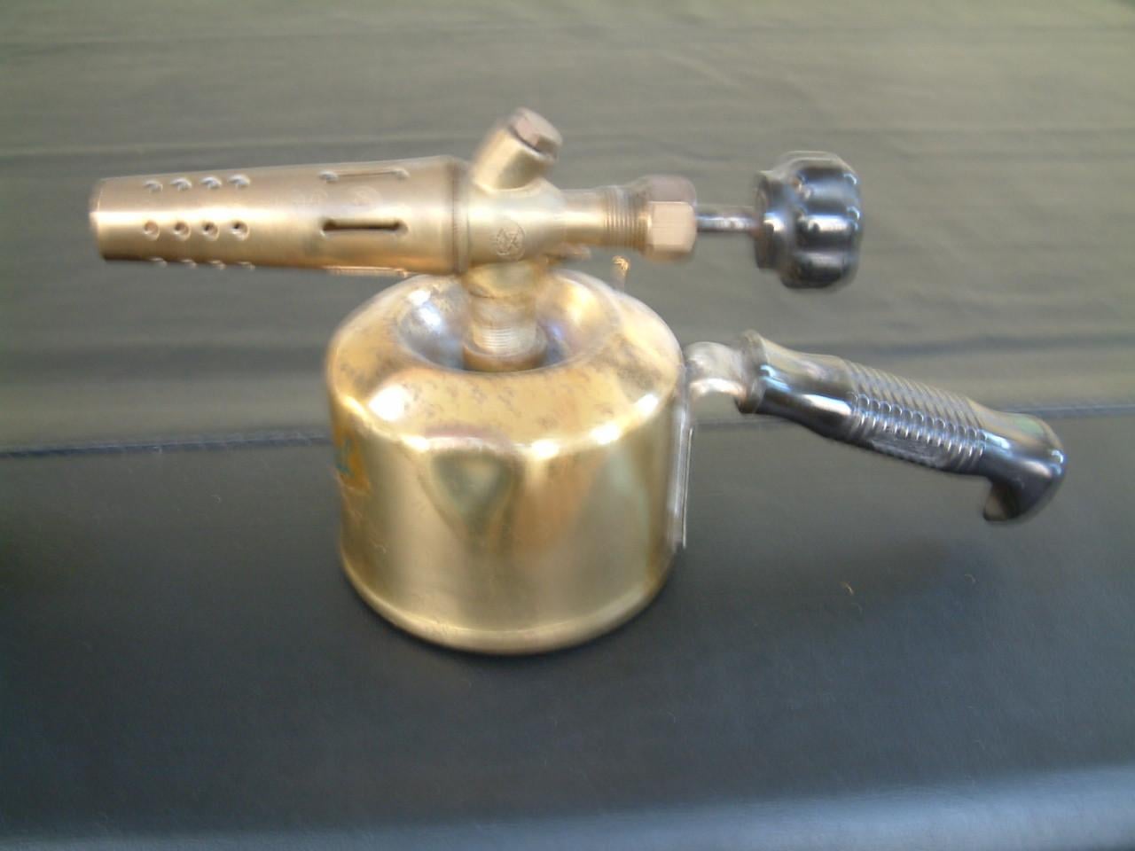 2 benzine branders  verfbranders  van koper