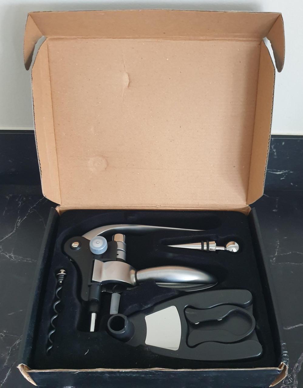 Kurkentrekker met hefboom en bijhorende accesoires