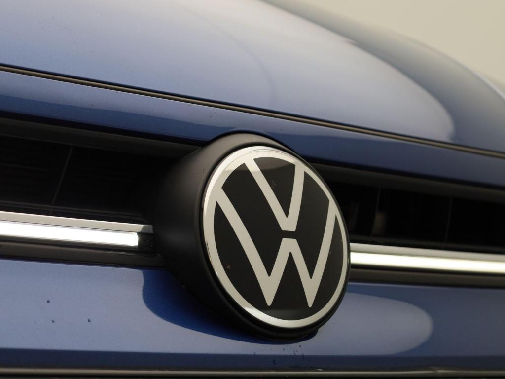 Volkswagen Polo 1.0 tsi r-line business | apple carplay | iq light | achter