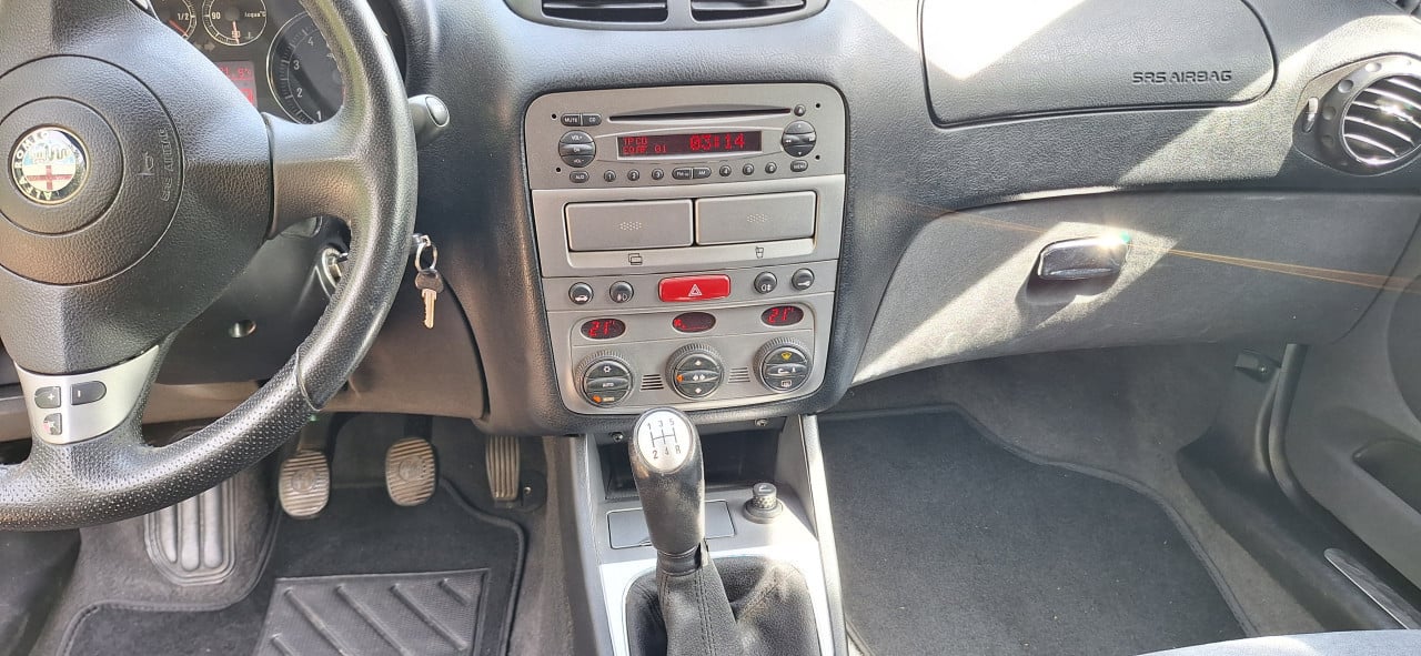 Alfa Romeo 147 2.0 ts 3 deurs, airconditioning,cruisecontrol